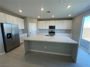 3610 Tondela Ln in Henderson, NV - Building Photo - Building Photo