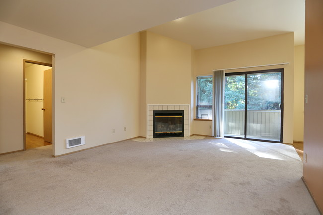 Inglewood Forest Apartments in Kenmore, WA - Foto de edificio - Interior Photo