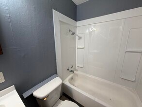 1003 Shasta Dr in Danville, IL - Building Photo - Building Photo