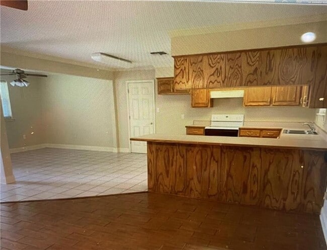 319 Desoto Dr in Luling, LA - Building Photo - Building Photo