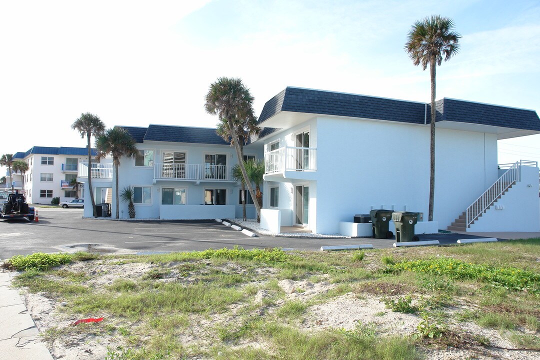 1901 N Atlantic Ave in Daytona Beach, FL - Building Photo