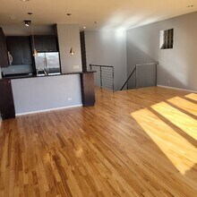 2440 W Madison St in Chicago, IL - Foto de edificio - Building Photo