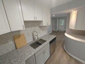 15 Stock Pl in Manchester, CT - Building Photo - Building Photo
