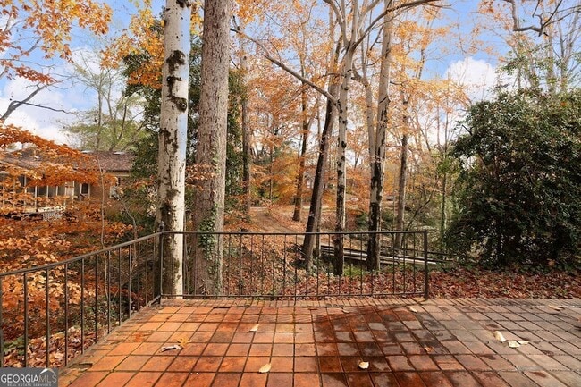 444 Burlington Rd NE, Unit 2 in Atlanta, GA - Foto de edificio - Building Photo