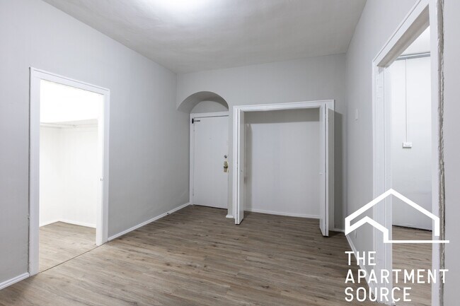 5451 S Cornell Ave in Chicago, IL - Building Photo - Building Photo