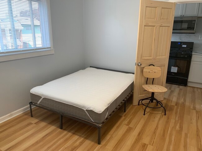 316 Meyran Ave, Unit Apt 1 in Pittsburgh, PA - Building Photo - Building Photo