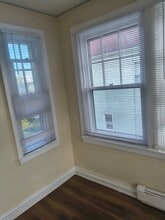 637 S 8th Ave, Unit Apt in Mount Vernon, NY - Building Photo - Building Photo