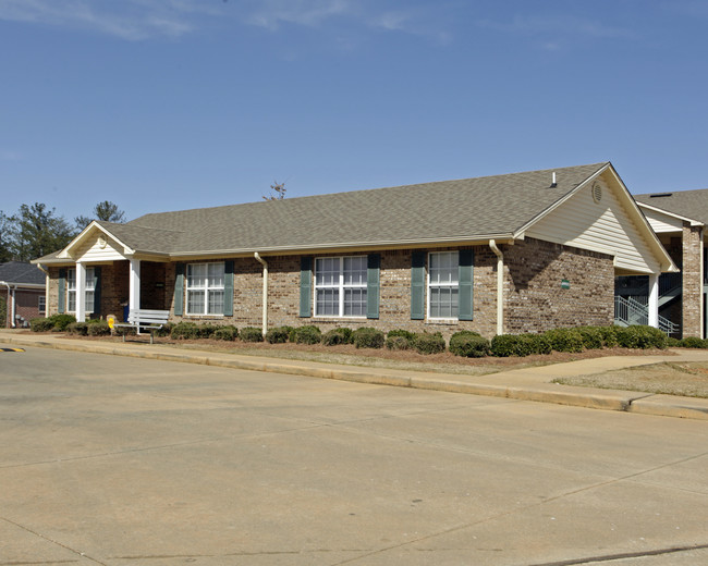 Northgate Place Apartments in Talladega, AL - Building Photo - Building Photo