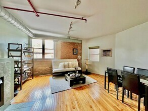 1834 Ridge Ave in Evanston, IL - Building Photo - Building Photo