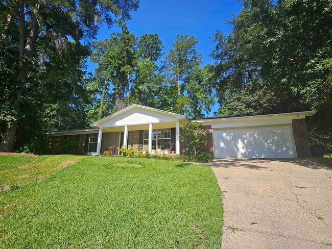1541 Woodgate Way in Tallahassee, FL - Building Photo - Building Photo