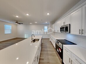 9241 River Owl Ct in Las Vegas, NV - Building Photo - Building Photo