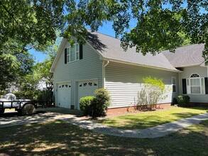 408 Wendover Ln in Wilmington, NC - Building Photo - Building Photo