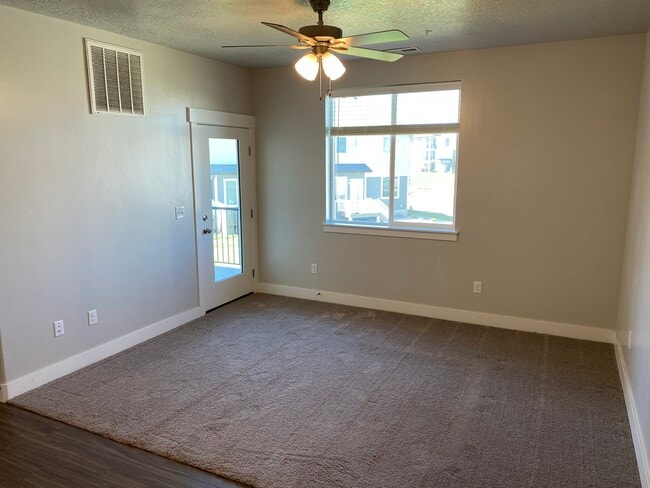 341 W 490 N in Vineyard, UT - Building Photo - Building Photo