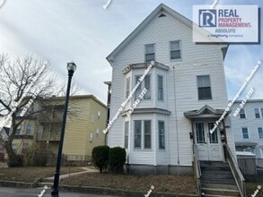 454 Dubuque St in Manchester, NH - Building Photo - Building Photo