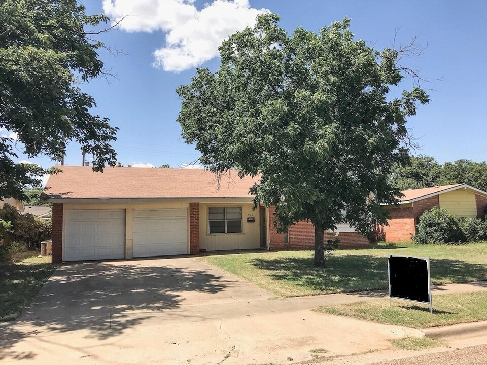 3520 Bangor Dr in Lubbock, TX - Building Photo