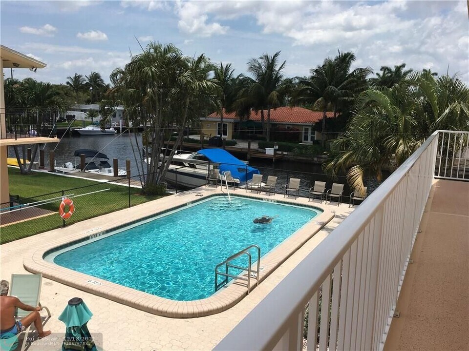 301 E McNab Rd-Unit -201 in Pompano Beach, FL - Building Photo