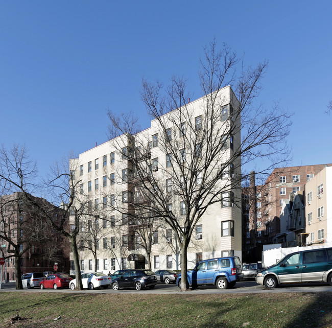 340 E Mosholu Parkway in Bronx, NY - Building Photo - Building Photo