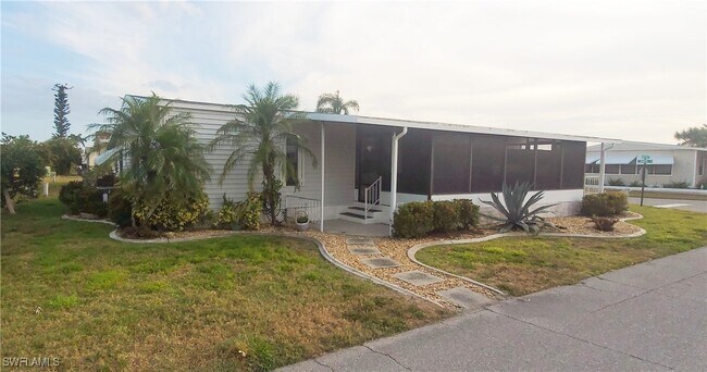 12 Santo Ct in Ft. Myers, FL - Building Photo - Building Photo