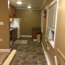 3558 Marion Avenue, Unit Apartment C in Finleyville, PA - Foto de edificio - Building Photo