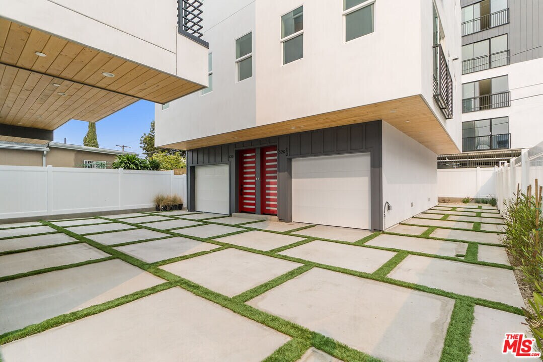 520 1/2 Wilton Pl in Los Angeles, CA - Building Photo