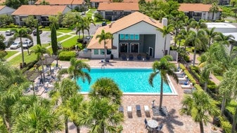 Adele Place in Orlando, FL - Building Photo