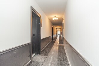 2718 N Hampden Ct in Chicago, IL - Building Photo - Building Photo