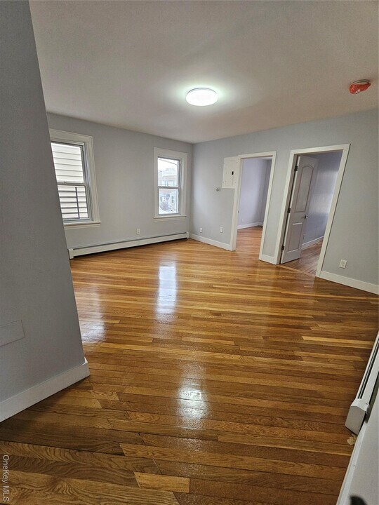 78-32 87th Ave in Queens, NY - Foto de edificio