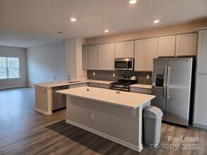 525 San Marco Dr in Gastonia, NC - Building Photo - Building Photo