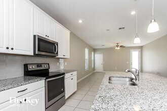 7143 Bowspirit Pl in Apollo Beach, FL - Building Photo - Building Photo