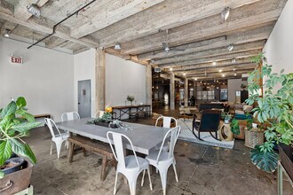 487 Greenwich St in New York, NY - Building Photo - Building Photo