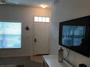 4601 Yellowgold Rd W, Unit Build 8 unit 104 in Kissimmee, FL - Building Photo - Building Photo