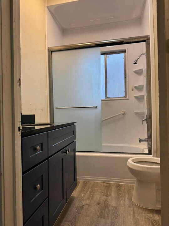 504 N Stanislaus St in Stockton, CA - Foto de edificio