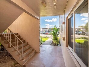 8161 SW 24th Ct in Davie, FL - Foto de edificio - Building Photo