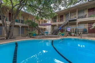 Villa Navarone Apartments in San Antonio, TX - Building Photo - Building Photo