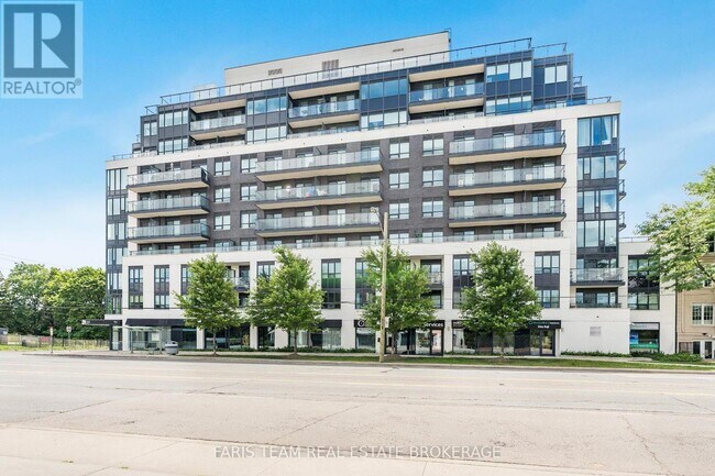 741 Sheppard Ave W in Toronto, ON - Building Photo - Building Photo