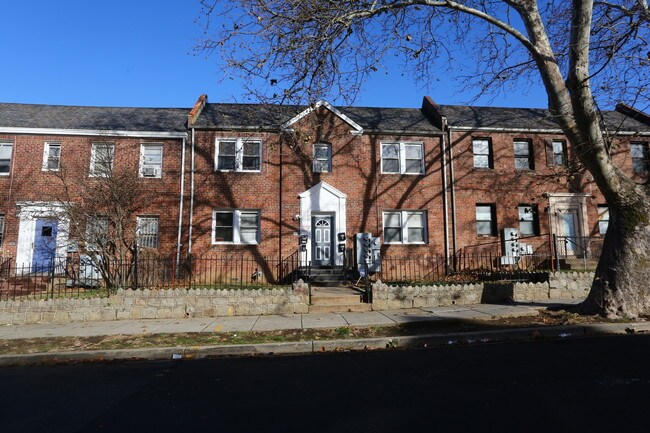 1838 M St NE in Washington, DC - Building Photo - Building Photo