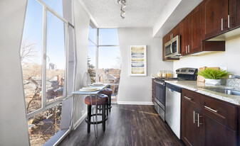 Metropolitan at Cheesman Park Apartments