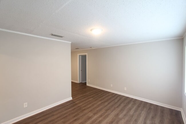 1632 Collier Dr in Birmingham, AL - Building Photo - Building Photo