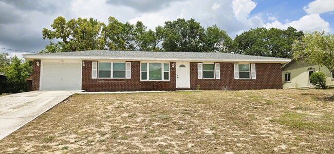 property at 1007 Highview Dr