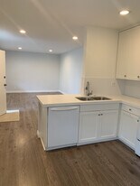 639 4th St, Unit 2 in Hermosa Beach, CA - Building Photo