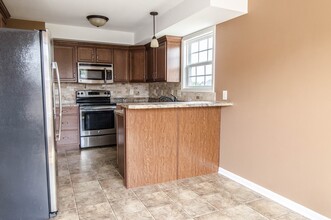 994 Dwight Eisenhower Way in Clarksville, TN - Building Photo - Building Photo