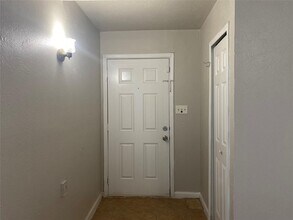 2423-2425 Limestone Dr in Arlington, TX - Building Photo - Building Photo