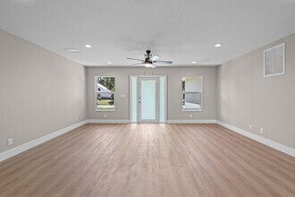 5906 Hickory Dr in Fort Pierce, FL - Building Photo - Building Photo