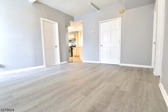 705 E 25th St in Paterson, NJ - Building Photo - Building Photo