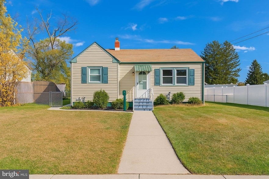 610 Lee Ave in Beverly, NJ - Building Photo