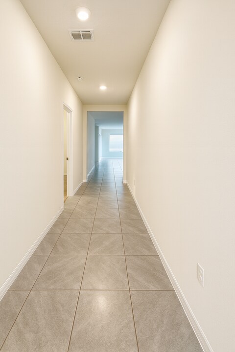 2154 Elio Ridge Dr in Zellwood, FL - Building Photo