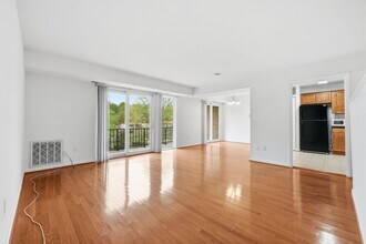 5578 Burnside Dr in Rockville, MD - Building Photo - Building Photo