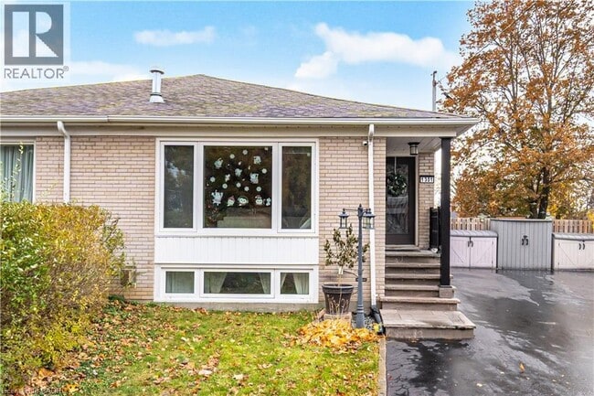 property at 1301 Freeport Dr