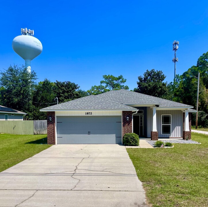 1872 Shannon Rd in Navarre, FL - Foto de edificio