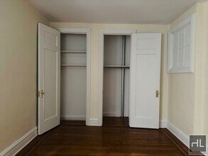 WEST 204 STREET in New York, NY - Building Photo - Building Photo